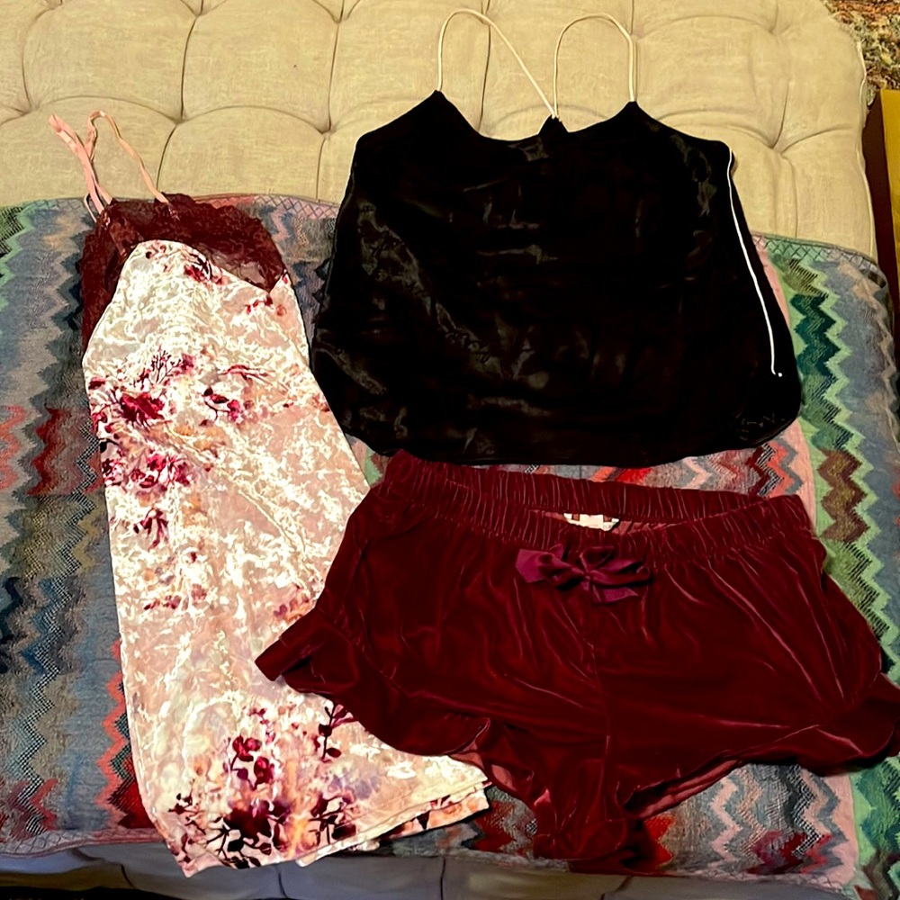 Nighty set <3. $20